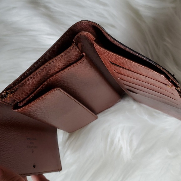 Authentic Louis Vuitton wallet - Picture 6 of 11